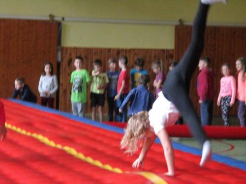 Cvičili jsme na airtracku