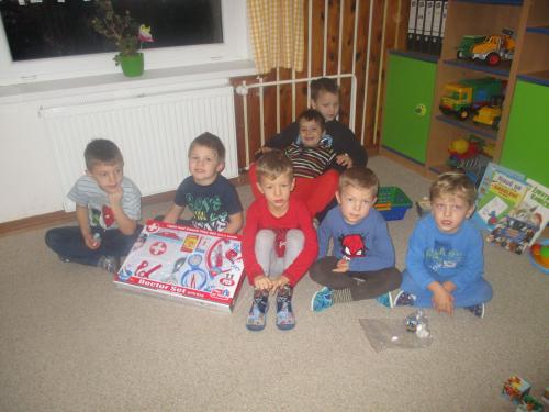 Vánoční nadílka v MŠ (17. 12. 2015)