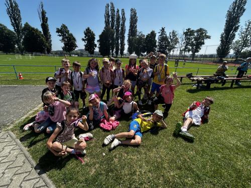 Sportovní den na fotbalovém hřišti