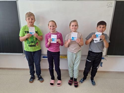 Této čtveřici se&nbsp;podařilo získat průkaz cyklisty.